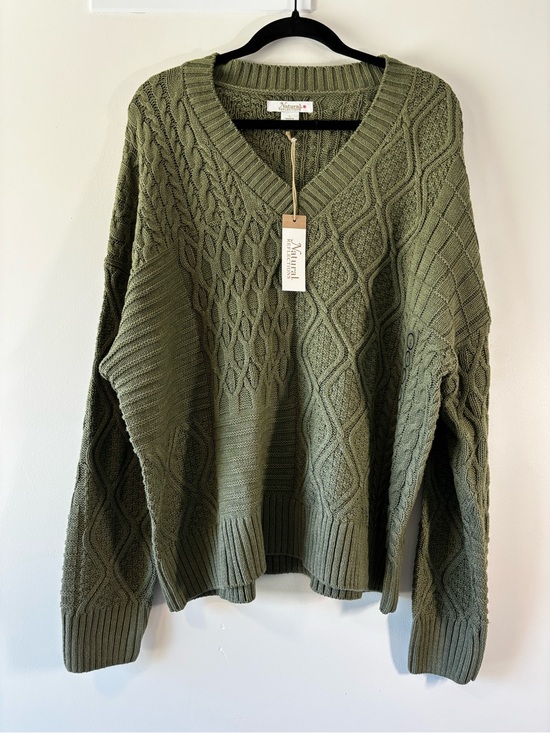Natural Reflections Sweaters - NWT Natural Reflections Olive Green Cable Knit V-Neck Sweater, Large